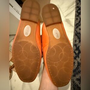 Born flat sandals